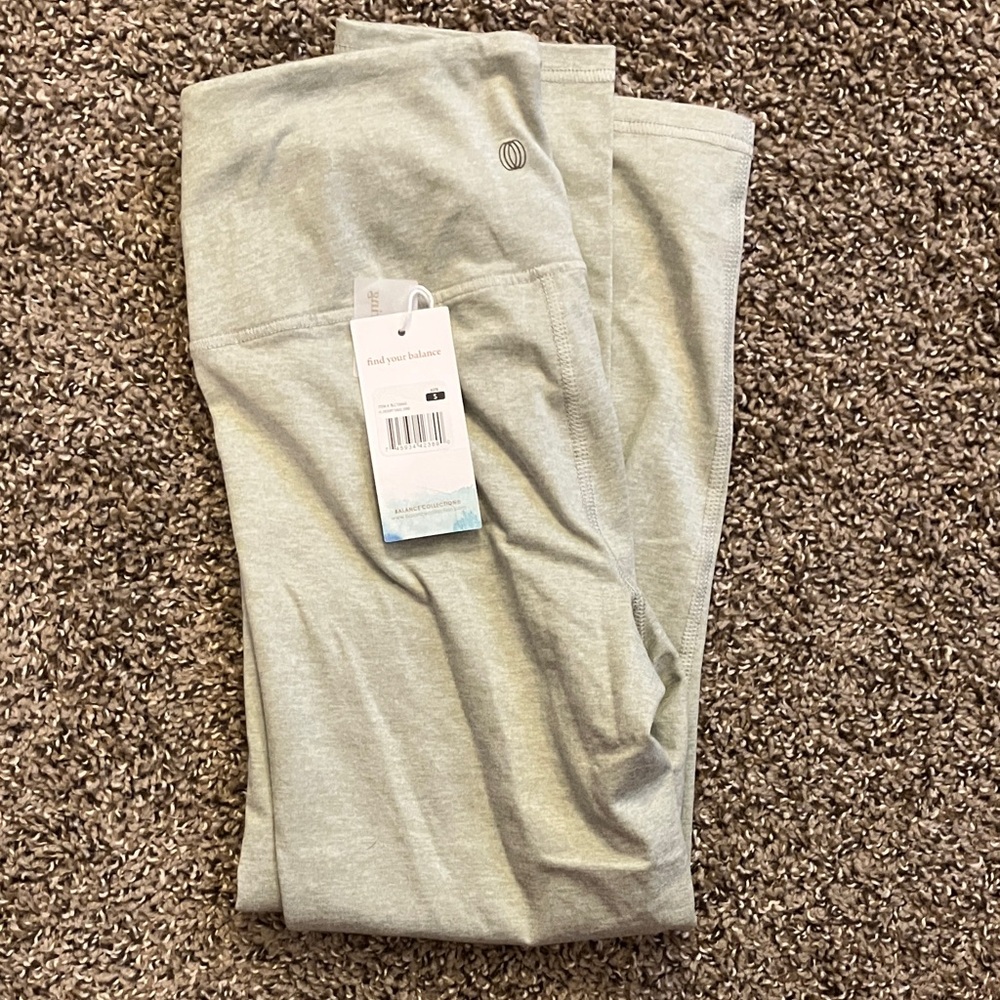 Balance Collection Gray Capris